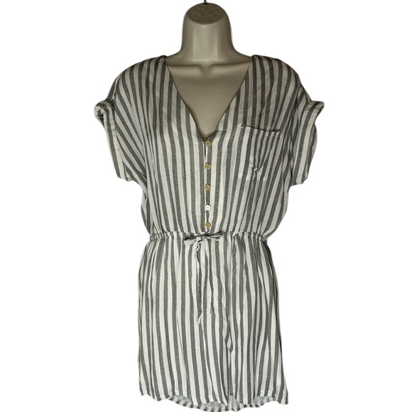 Essue White and Gray Mini Sundress with V-Neck and Dolman Sleeves - Picture 1 of 7